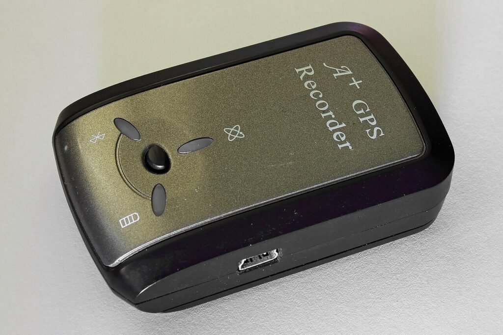 Pocket GPS logger with a status light, no screen