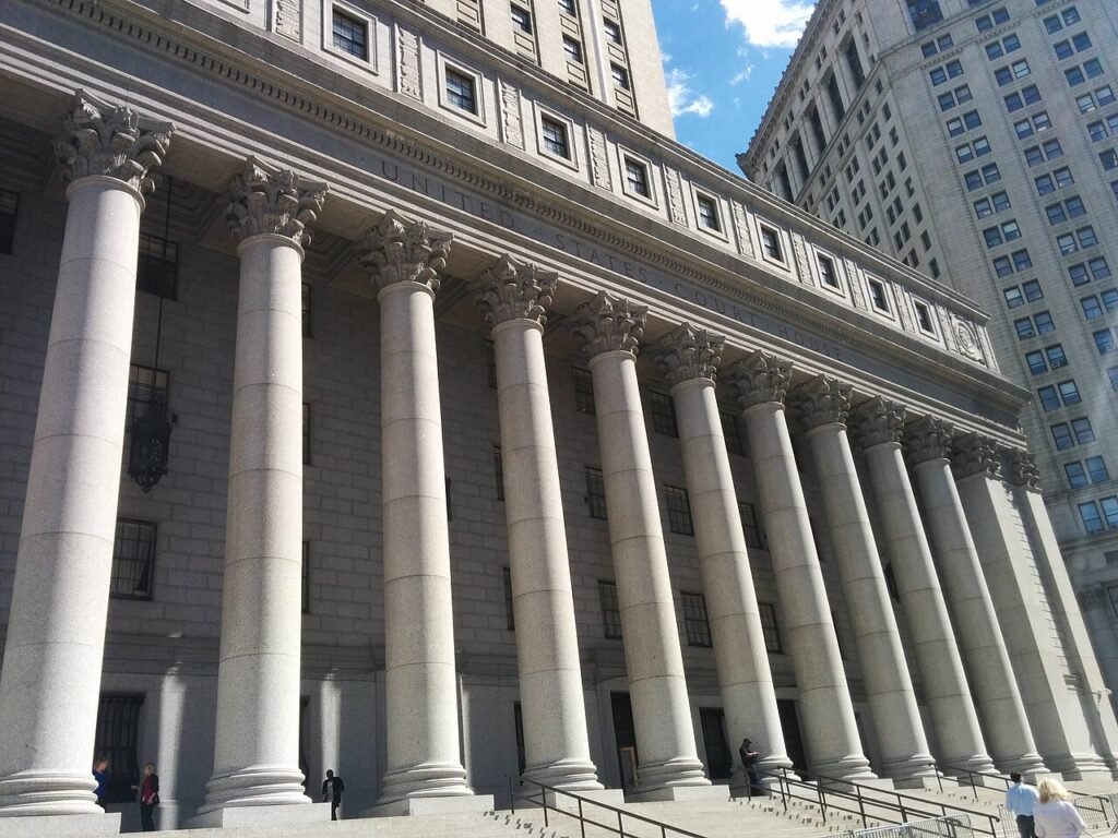 Thurgood Marshall United States Courthouse in Manhattan, seen from street level