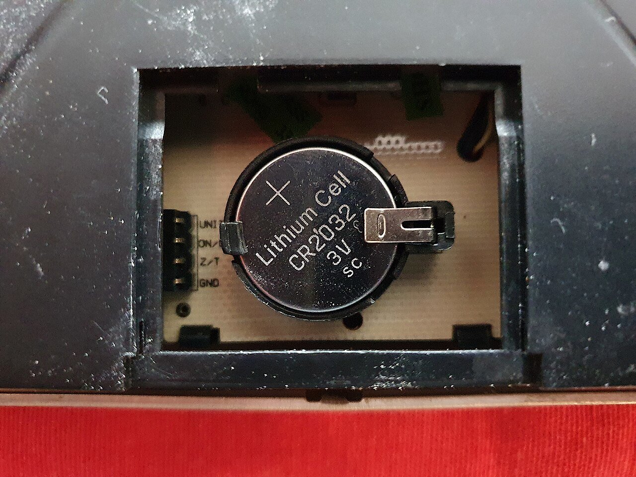 Does an AirTag need to be charged? Battery life and alerts