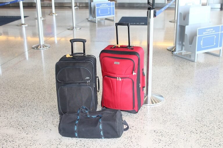 Apple AirTag for luggage: airline sharing and what the FAA says