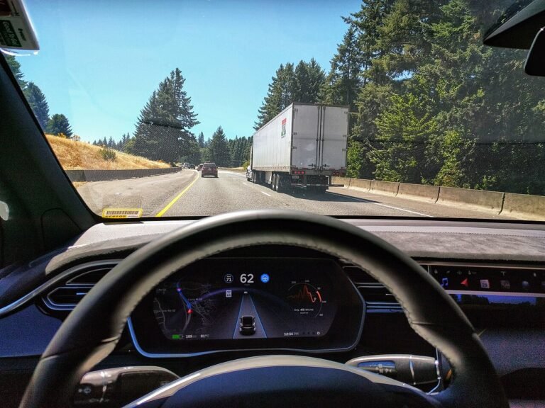 Where to Mount a Dash Cam on the Windshield: What State Laws Say